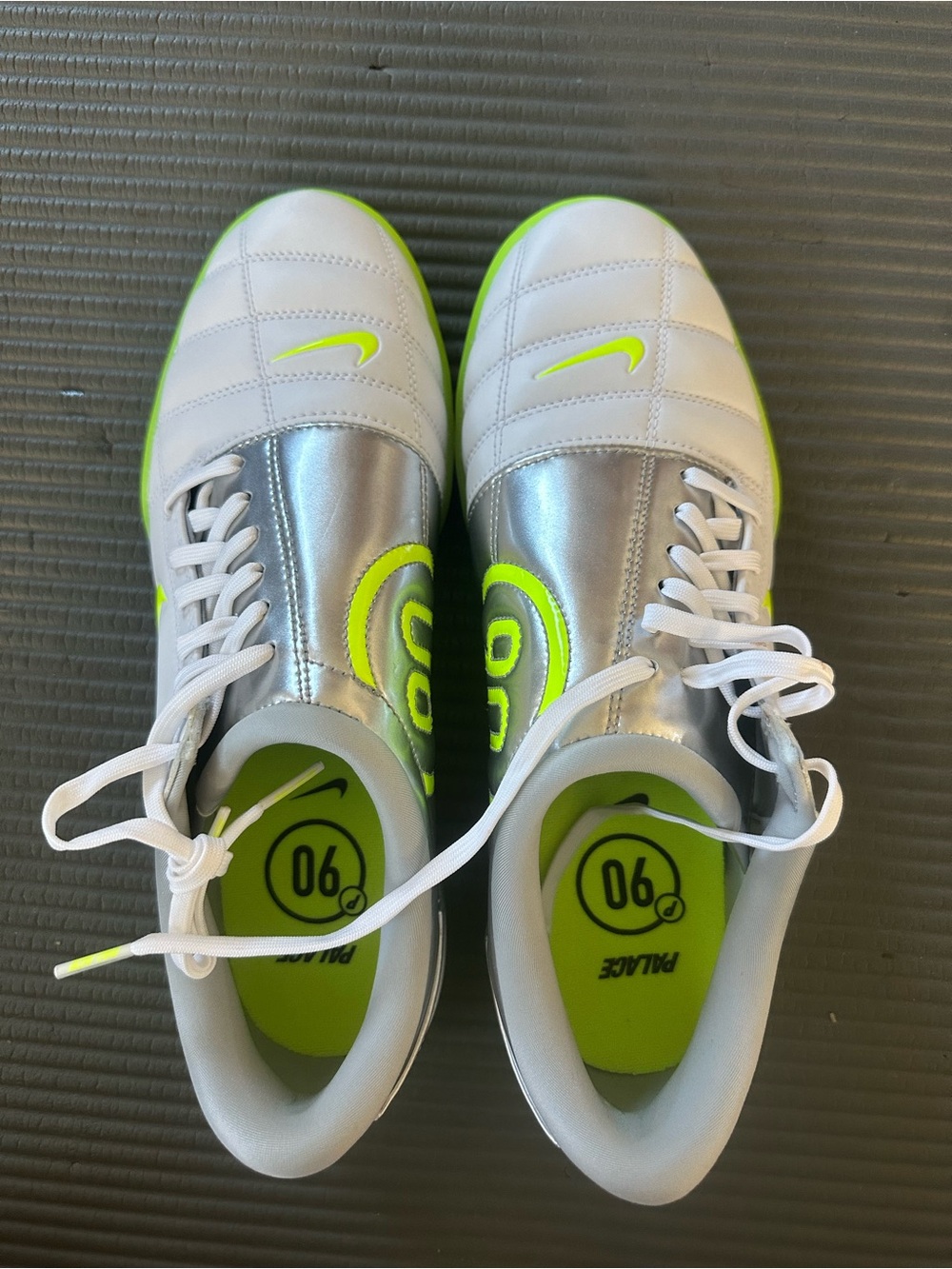 Nike T90 SP - Men’s 8.5/ Women’s 10